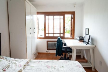 Casa à venda com 180m², 3 quartos e 4 vagas Casa à venda com 180m², 3 quartos e 4 vagasQuarto 1