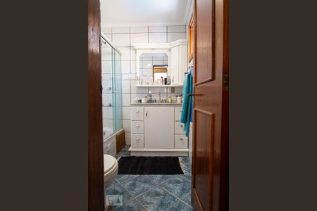 Casa à venda com 180m², 3 quartos e 4 vagas Casa à venda com 180m², 3 quartos e 4 vagasBanheiro da Suíte