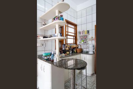 Casa à venda com 180m², 3 quartos e 4 vagas Casa à venda com 180m², 3 quartos e 4 vagasCozinha