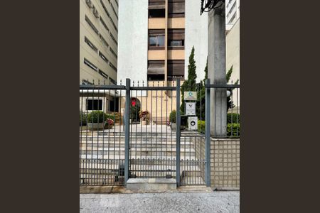Apartamento à venda com 190m², 2 quartos e 1 vaga Apartamento à venda com 190m², 2 quartos e 1 vagaFachada