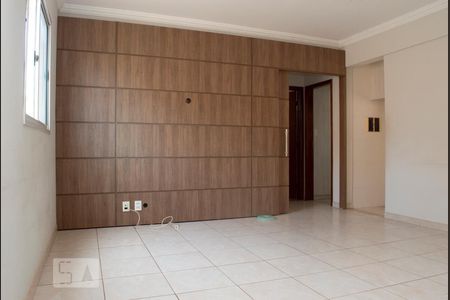 Sala de apartamento para alugar com 2 quartos, 59m² em Santa Mônica, Uberlândia