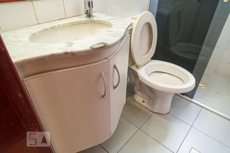 Apartamento para alugar com 50m², 2 quartos e 1 vaga Apartamento para alugar com 50m², 2 quartos e 1 vagaArmário do Banheiro Social