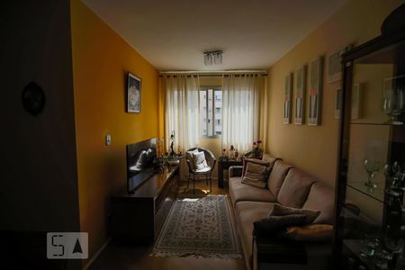 Sala de apartamento para alugar com 3 quartos, 74m² em Jardim Ester Yolanda, São Paulo