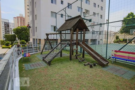 Apartamento para alugar com 74m², 3 quartos e 1 vaga Apartamento para alugar com 74m², 3 quartos e 1 vagaÁrea Comum - Playground
