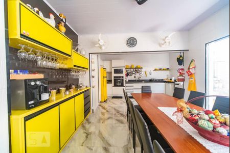 Casa à venda com 345m², 4 quartos e 3 vagasCozinha da casa 2