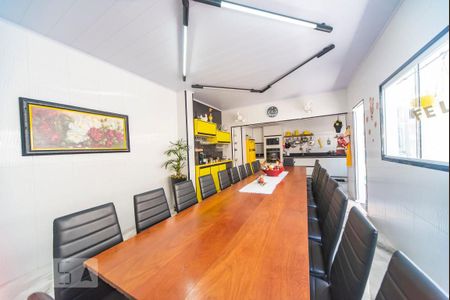 Casa à venda com 345m², 4 quartos e 3 vagasCozinha da casa 2