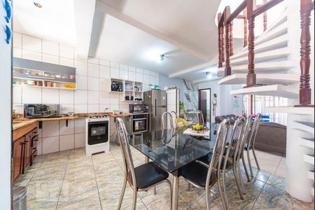 Casa à venda com 345m², 4 quartos e 3 vagasCozinha 