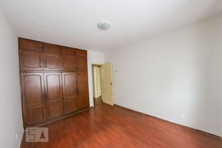 Casa para alugar com 256m², 6 quartos e 2 vagasQuarto 4
