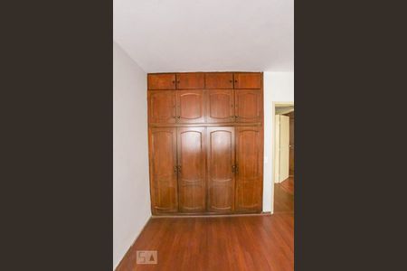 Casa para alugar com 256m², 6 quartos e 2 vagasQuarto 4