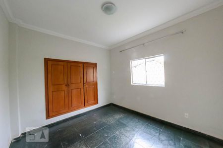 Casa para alugar com 256m², 6 quartos e 2 vagasQuarto 1