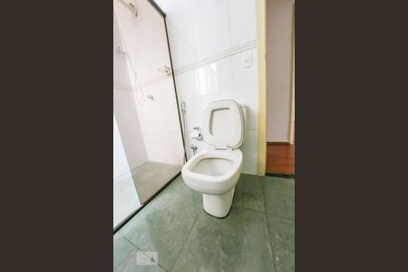 Casa para alugar com 256m², 6 quartos e 2 vagasBanheiro Social