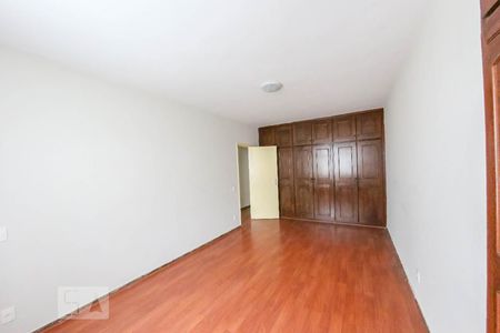 Casa para alugar com 256m², 6 quartos e 2 vagasQuarto 3