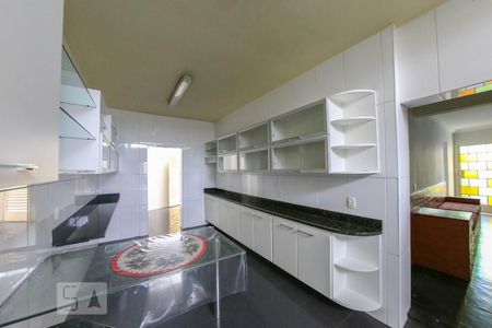 Casa para alugar com 256m², 6 quartos e 2 vagasCozinha