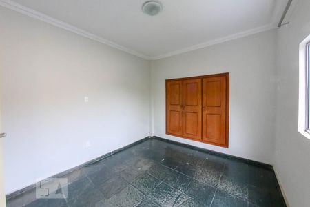 Casa para alugar com 256m², 6 quartos e 2 vagasQuarto 1