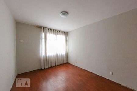Casa para alugar com 256m², 6 quartos e 2 vagasQuarto 4