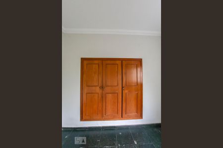 Casa para alugar com 256m², 6 quartos e 2 vagasQuarto 1