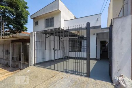 Casa para alugar com 125m², 3 quartos e 1 vaga Casa para alugar com 125m², 3 quartos e 1 vagaFachada