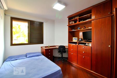 Apartamento à venda com 195m², 4 quartos e 4 vagasSuíte 3
