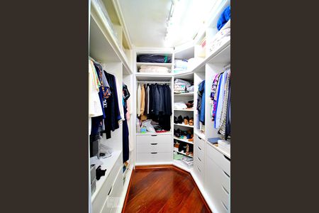 Apartamento à venda com 195m², 4 quartos e 4 vagasCloset