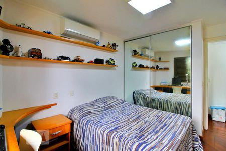 Apartamento à venda com 195m², 4 quartos e 4 vagasSuíte 2