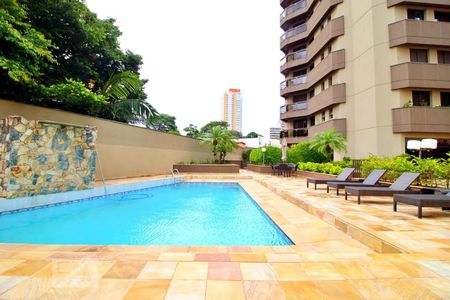 Apartamento à venda com 195m², 4 quartos e 4 vagasPiscina