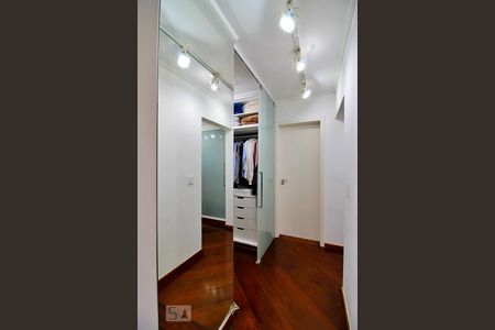 Apartamento à venda com 195m², 4 quartos e 4 vagasSuíte 1