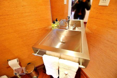 Lavabo de apartamento à venda com 4 quartos, 195m² em Vila Assunção, Santo André