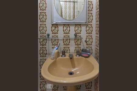 Apartamento à venda com 124m², 3 quartos e sem vagaBanheiro social