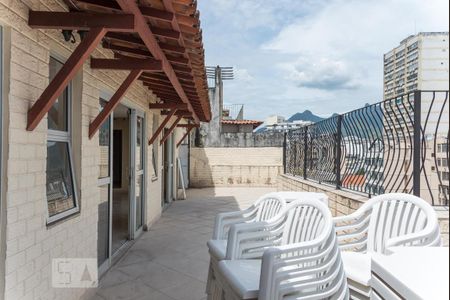 Apartamento à venda com 124m², 3 quartos e sem vagaÁrea comum - Salão de festas