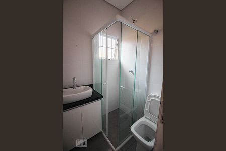 banheiro de casa de condomínio para alugar com 2 quartos, 60m² em Carandiru, São Paulo