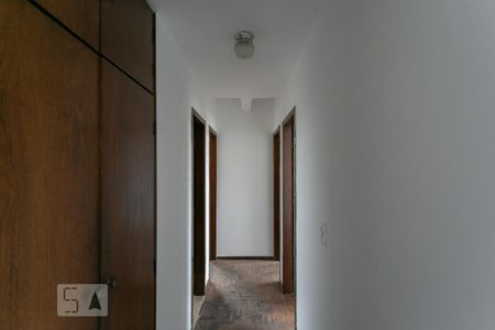 Corredor de apartamento para alugar com 3 quartos, 90m² em São Cristóvão, Belo Horizonte
