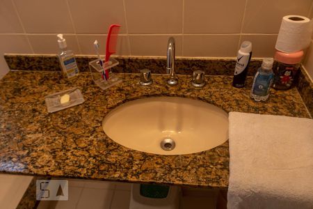 Apartamento à venda com 400m², 4 quartos e 3 vagasBanheiro da Suíte 4