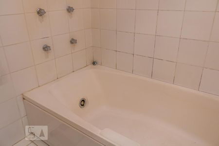 Apartamento à venda com 400m², 4 quartos e 3 vagasBanheiro da Suíte 1