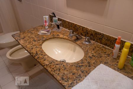 Apartamento à venda com 400m², 4 quartos e 3 vagasBanheiro da Suíte 3