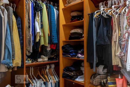 Apartamento à venda com 400m², 4 quartos e 3 vagasCloset da suíte 1