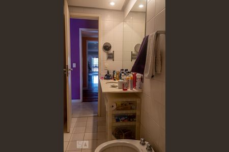 Apartamento à venda com 400m², 4 quartos e 3 vagasBanheiro da Suíte 2