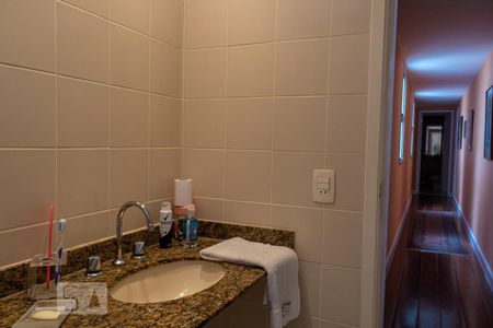 Apartamento à venda com 400m², 4 quartos e 3 vagasBanheiro da Suíte 4