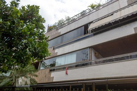 Apartamento à venda com 400m², 4 quartos e 3 vagasFachada