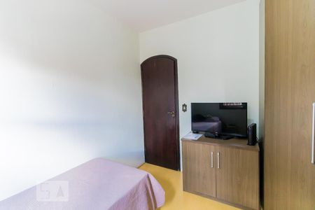 Casa à venda com 114m², 5 quartos e 4 vagas Casa à venda com 114m², 5 quartos e 4 vagasQuarto 2