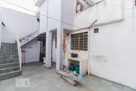 Casa à venda com 114m², 5 quartos e 4 vagas Casa à venda com 114m², 5 quartos e 4 vagasQuintal