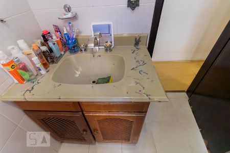 Casa à venda com 114m², 5 quartos e 4 vagas Casa à venda com 114m², 5 quartos e 4 vagasDetalhe banheiro