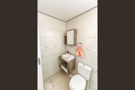 Banheiro do Quarto 1 de casa à venda com 3 quartos, 130m² em Campo Novo, Porto Alegre
