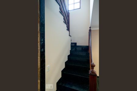 Escada de casa à venda com 4 quartos, 200m² em Jardim Campo Grande, São Paulo