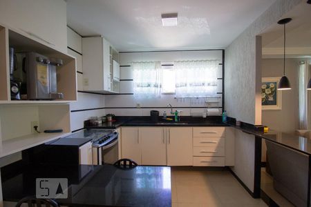 Casa de condomínio à venda com 250m², 3 quartos e 5 vagasCozinha