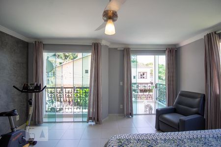 Casa de condomínio à venda com 250m², 3 quartos e 5 vagasSuíte 3