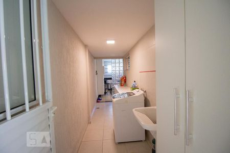 Casa de condomínio à venda com 250m², 3 quartos e 5 vagasÁrea de Serviço