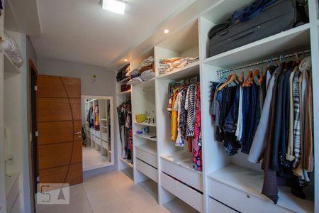 Casa de condomínio à venda com 250m², 3 quartos e 5 vagasCloset da Suíte 3