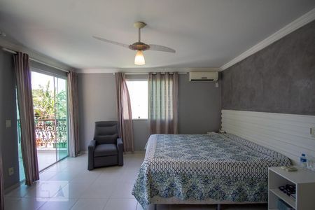 Casa de condomínio à venda com 250m², 3 quartos e 5 vagasSuíte 3