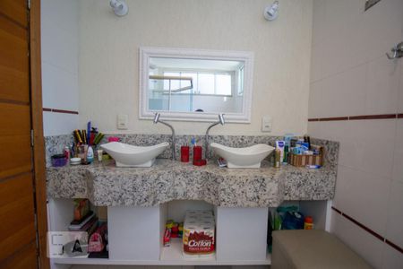 Casa de condomínio à venda com 250m², 3 quartos e 5 vagasBanheiro da Suíte 3