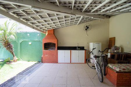 Casa de condomínio à venda com 250m², 3 quartos e 5 vagasÁrea de Lazer